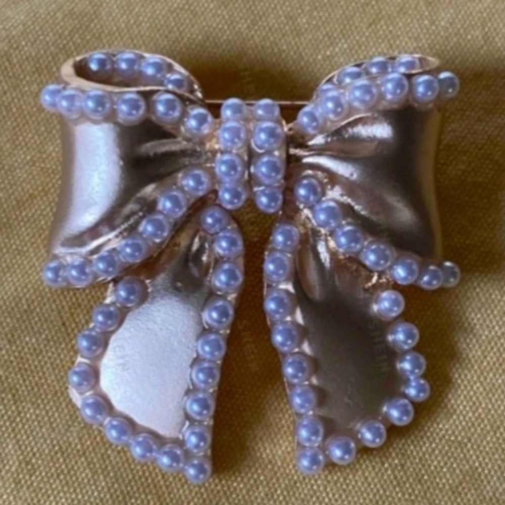 NWOT - Faux Pearl Decor Bow Brooch - Picture 2 of 7